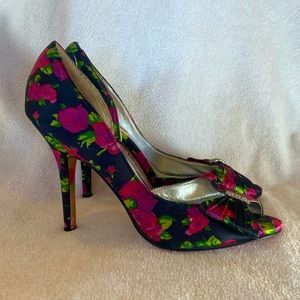 BETSY JOHNSON rose heels